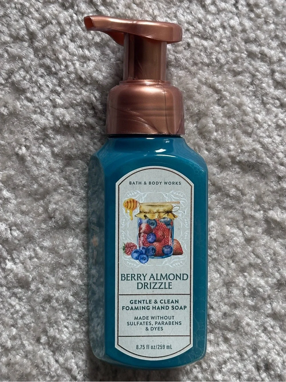 Bath & Body Works - Berry Almond Drizzle Foaming Hand Soap